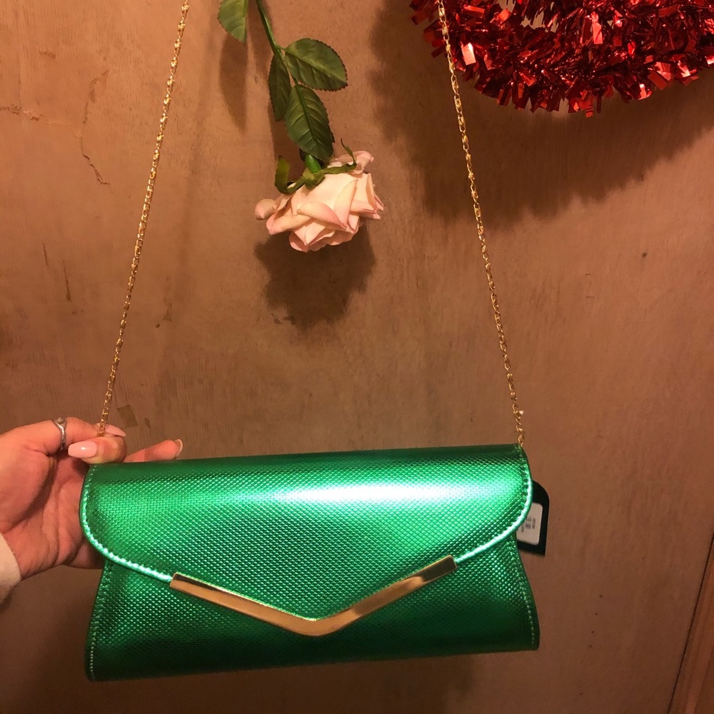 Shiny Green purse 👛